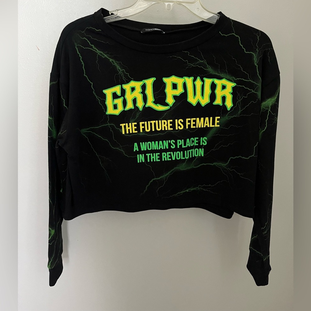 Fashion nova-Cropped crew neck